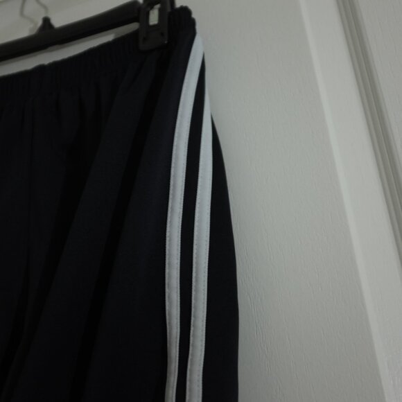 Navy jersey shorts with side white stripes - Picture 3 of 9